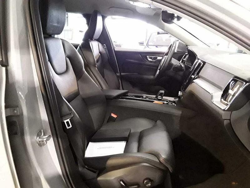 Volvo V60 Cross Country 2023