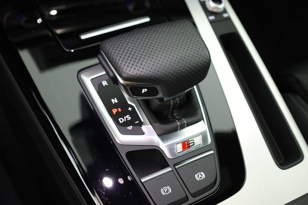 Audi SQ5 2025