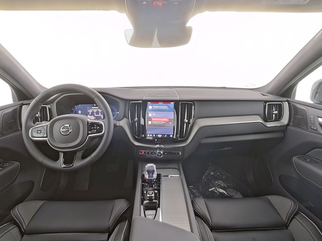 Volvo XC60 2025