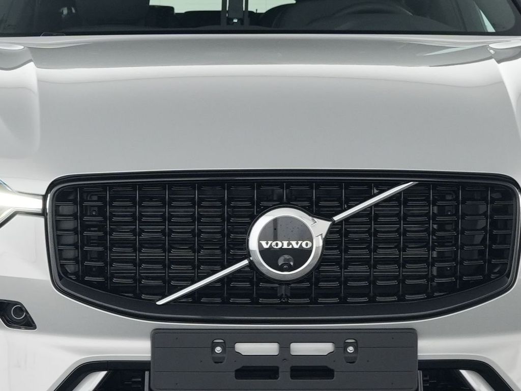 Volvo XC60 2025