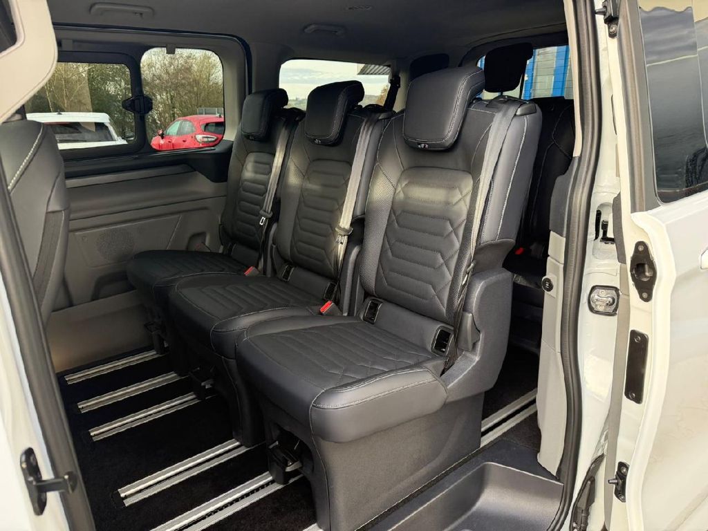 Ford Tourneo Custom 2025