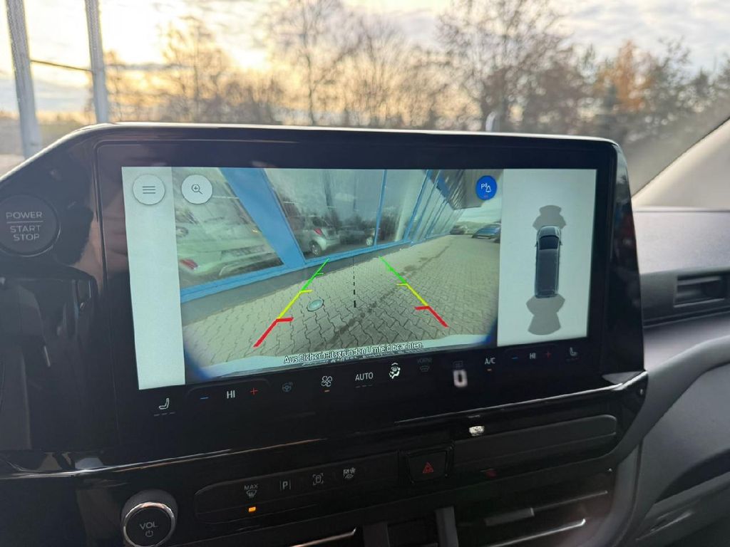 Ford Tourneo Custom 2025