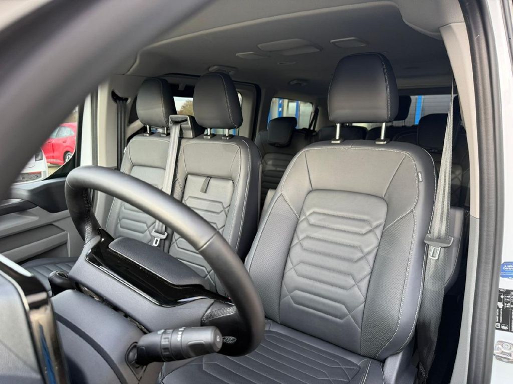 Ford Tourneo Custom 2025