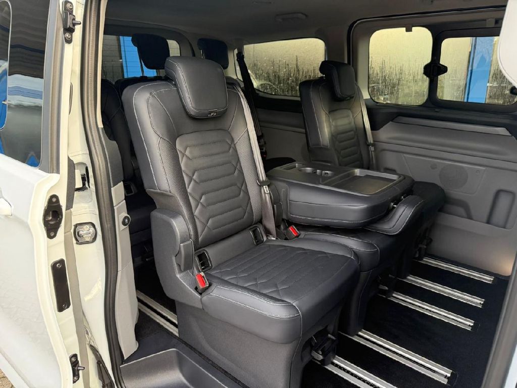 Ford Tourneo Custom 2025