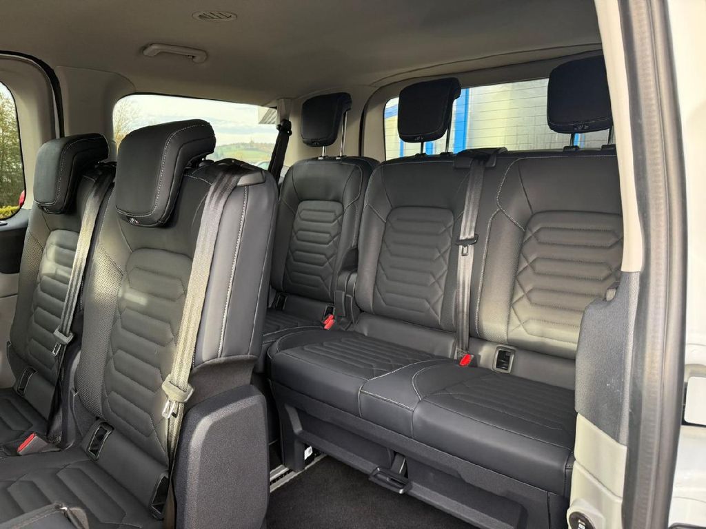 Ford Tourneo Custom 2025