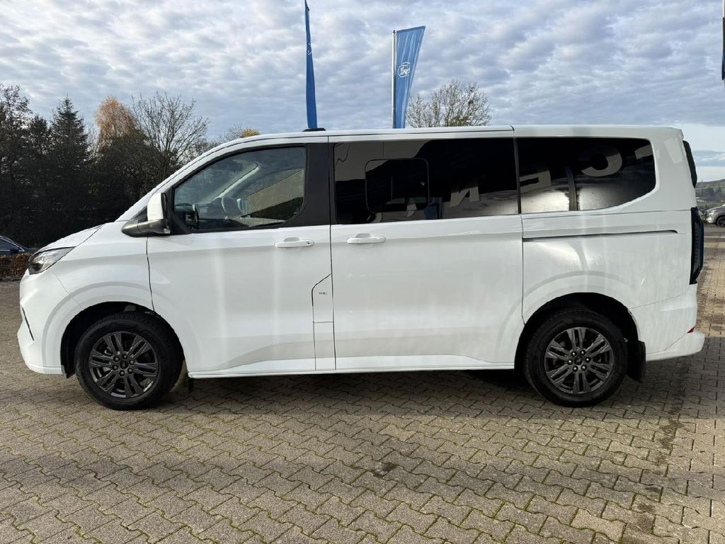 Ford Tourneo Custom 2025