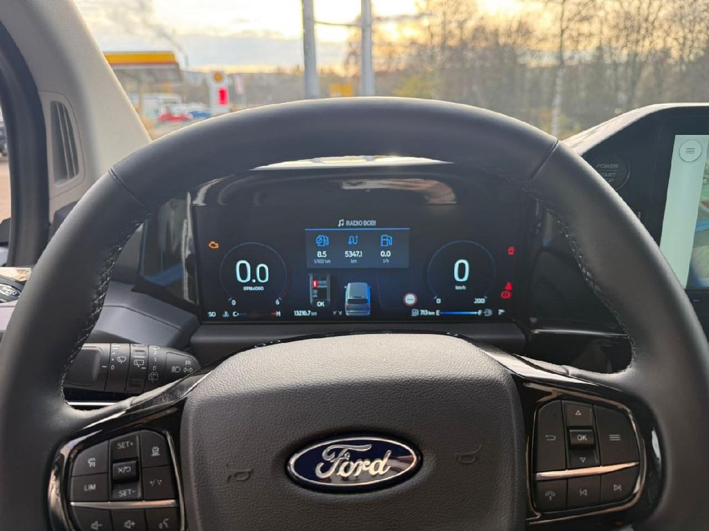 Ford Tourneo Custom 2025