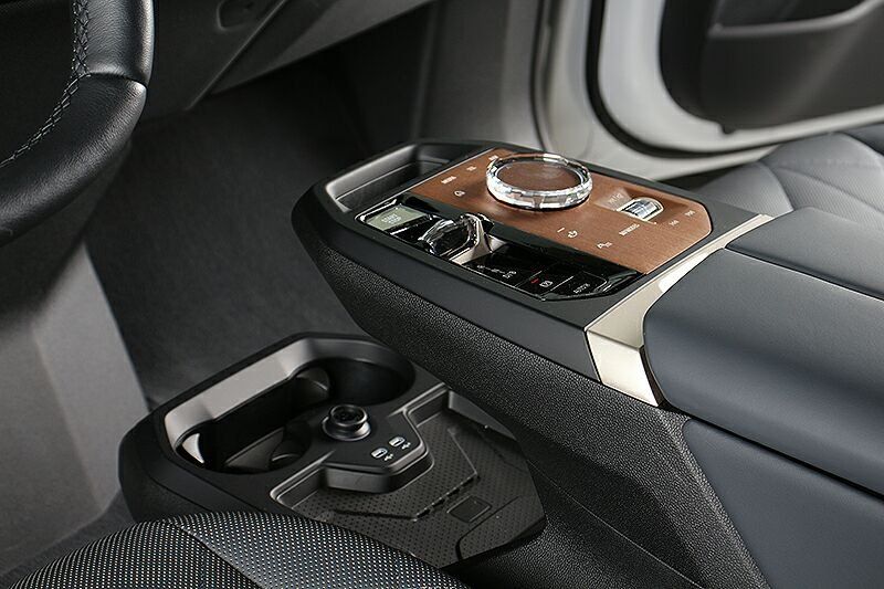 BMW iX 2023