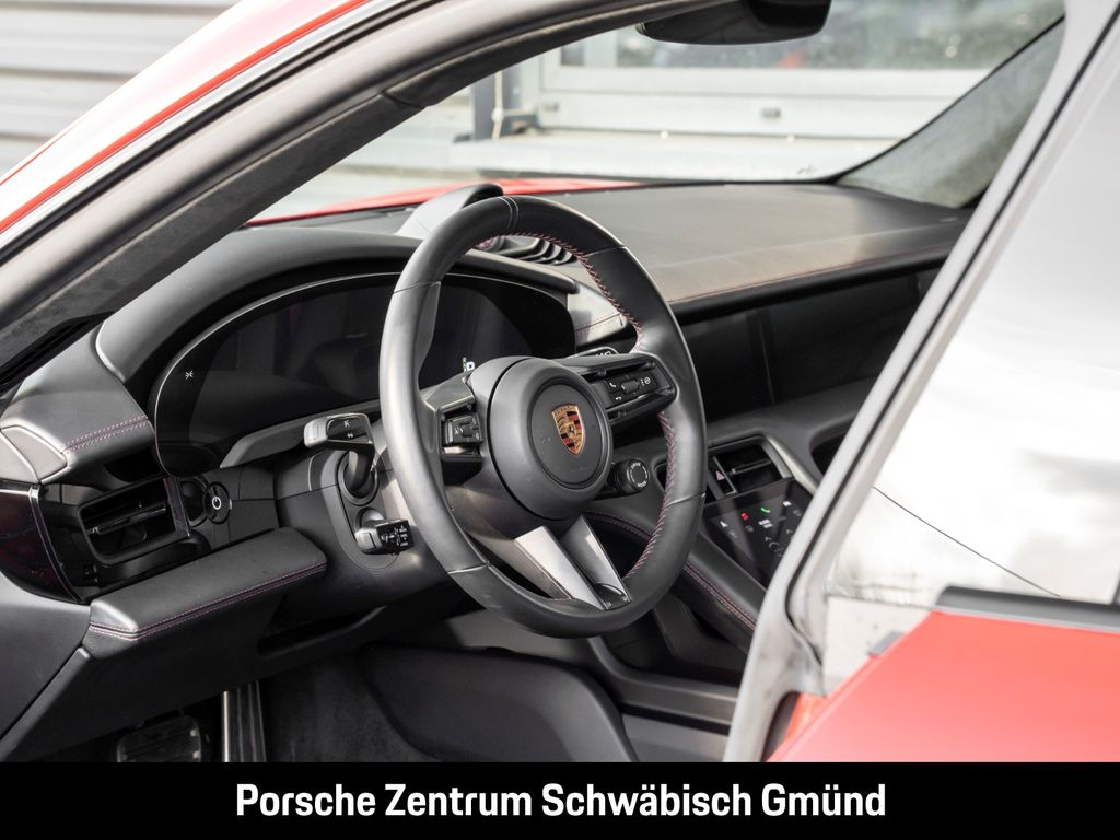Porsche Taycan 2023