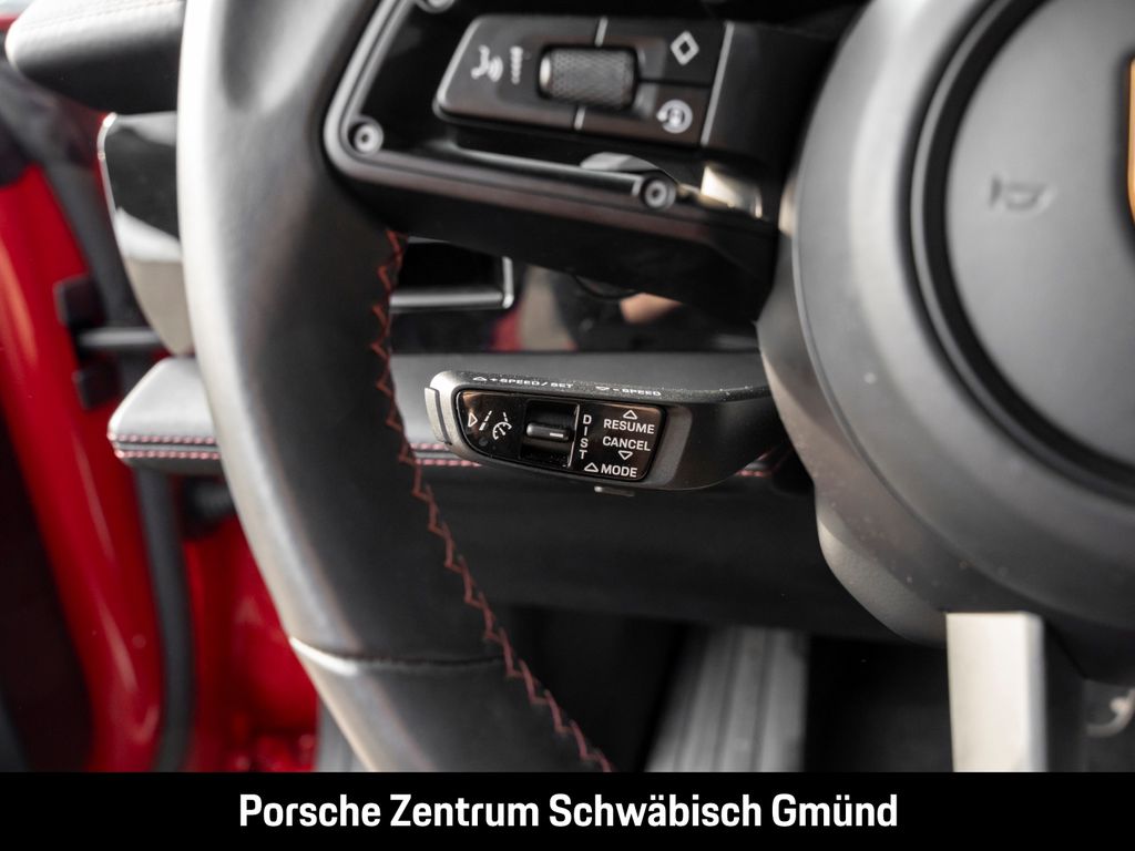 Porsche Taycan 2023
