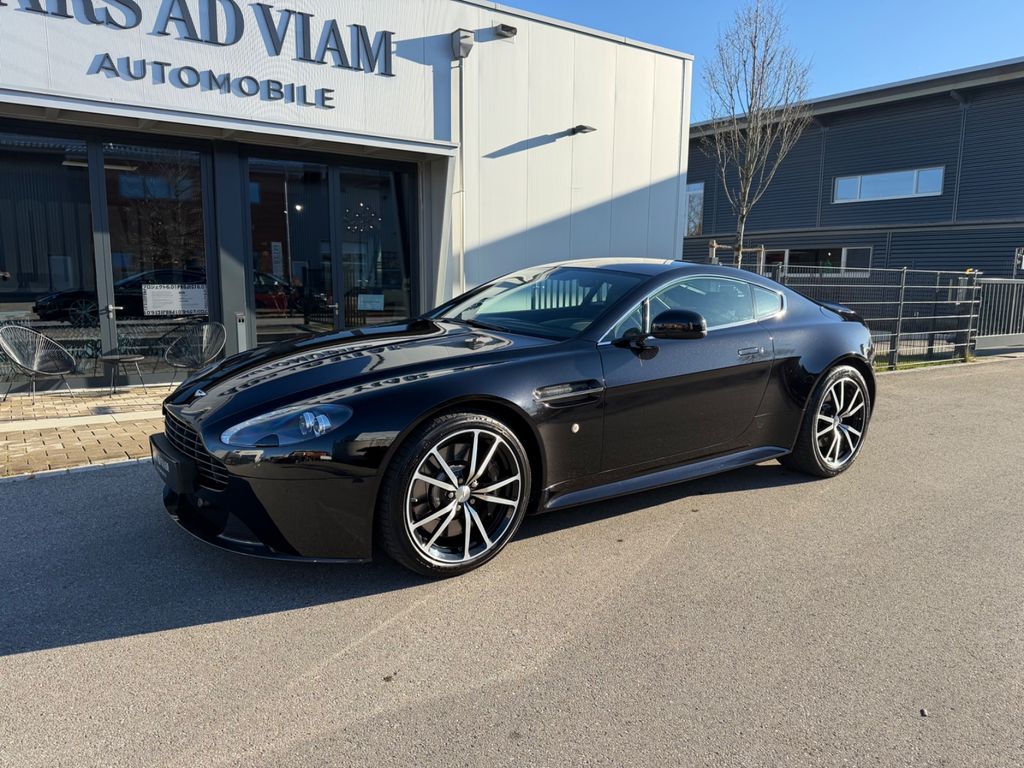 Aston Martin V8 Vantage 2015