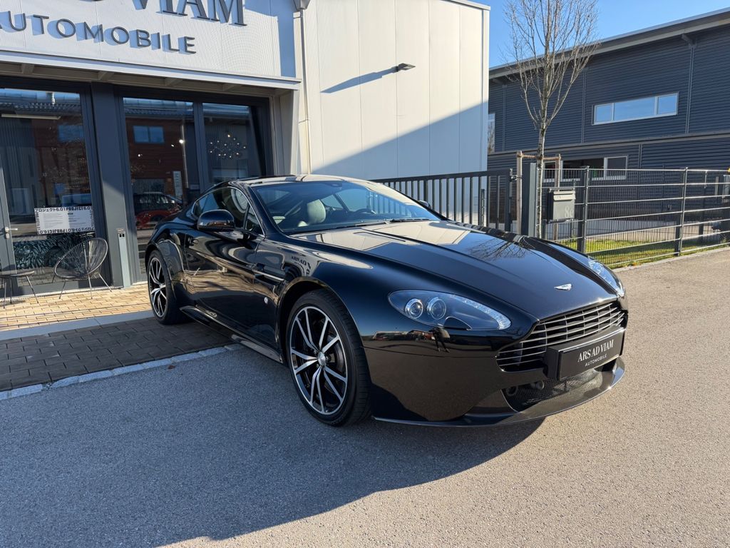 Aston Martin V8 Vantage 2015