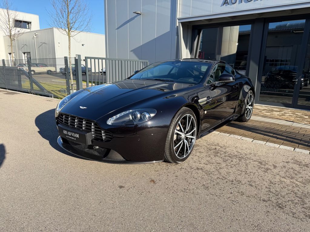 Aston Martin V8 Vantage 2015