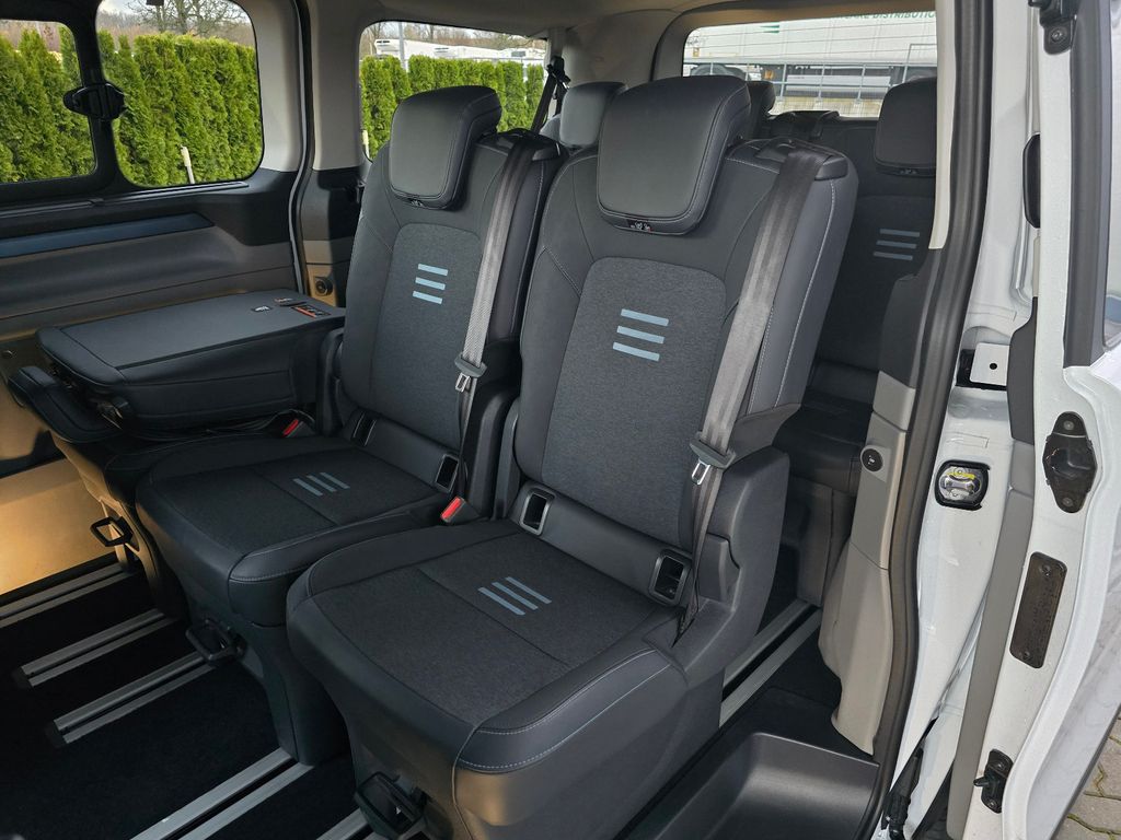 Ford Tourneo Custom 2025