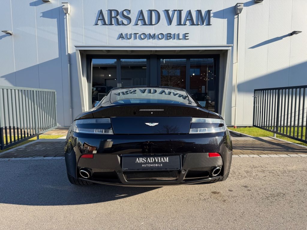 Aston Martin V8 Vantage 2015