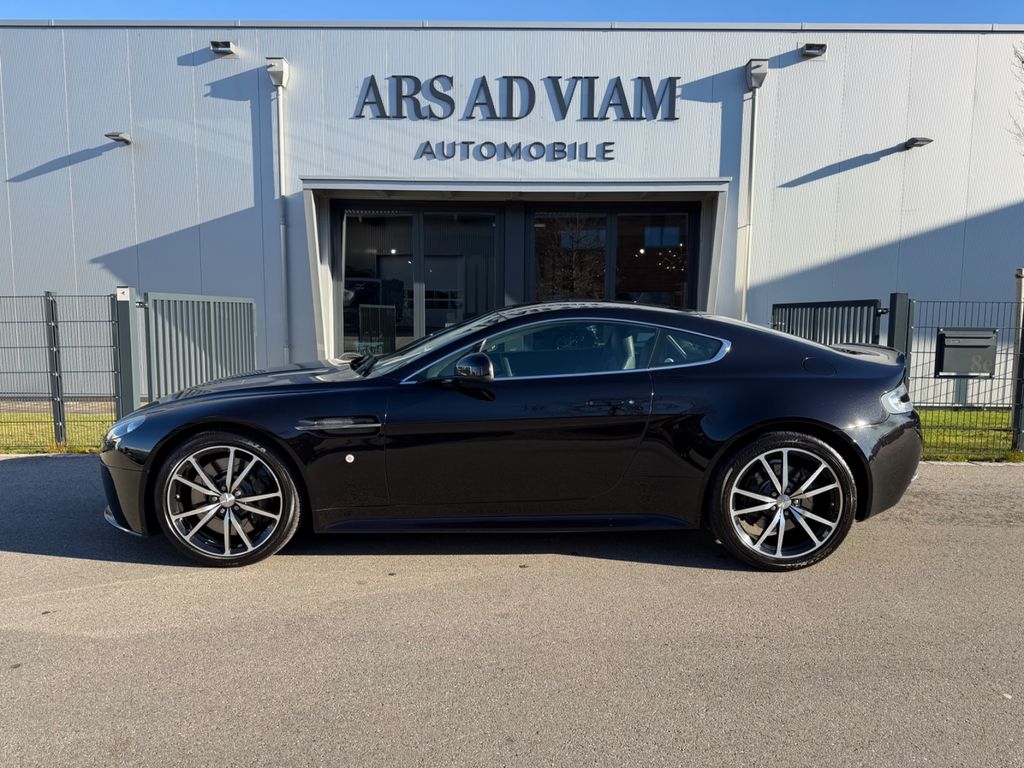 Aston Martin V8 Vantage 2015