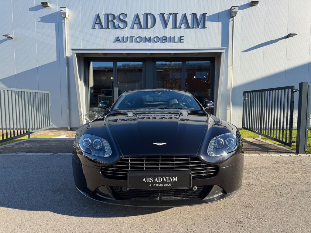 Aston Martin V8 Vantage 2015