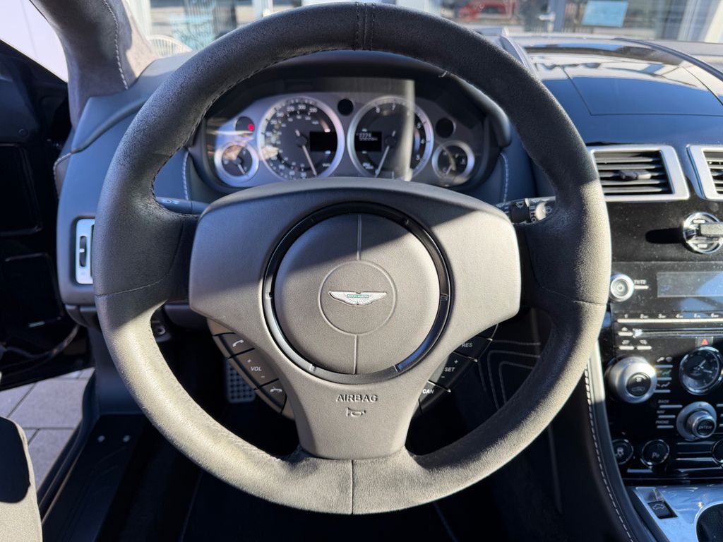 Aston Martin V8 Vantage 2015