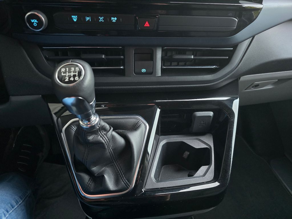 Ford Tourneo Custom 2025