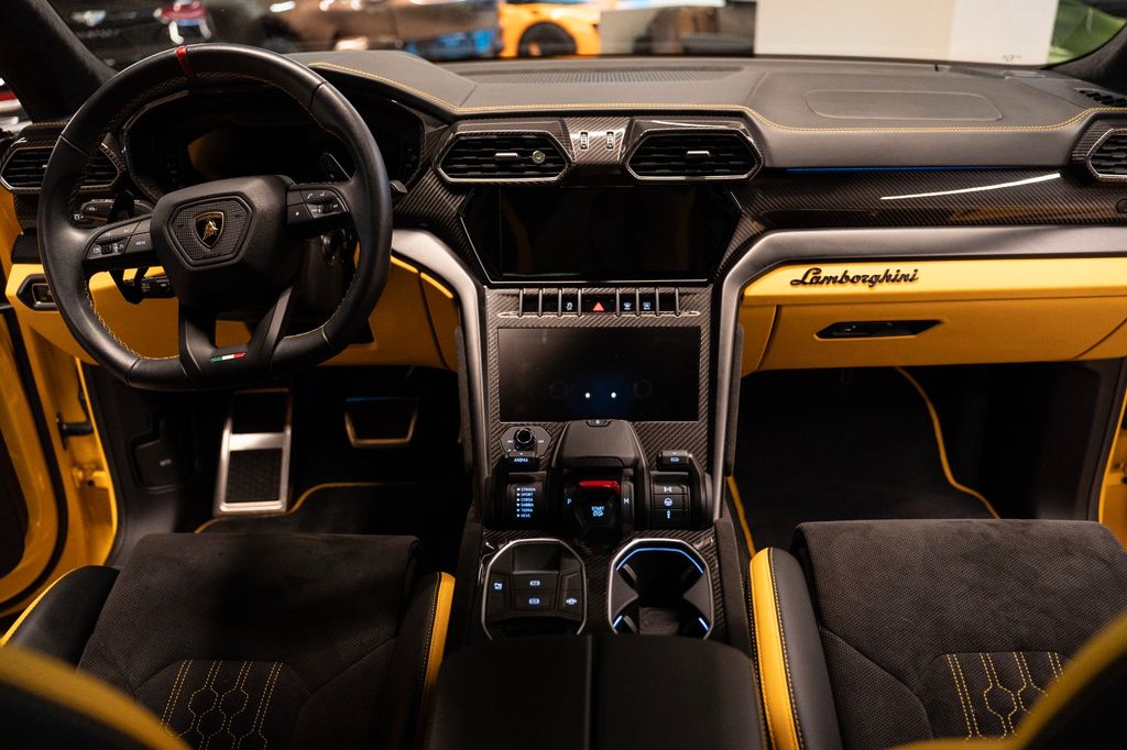 Lamborghini Urus 2023