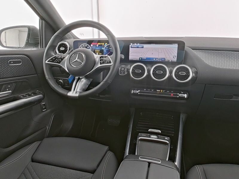 Mercedes-Benz B 180 2025