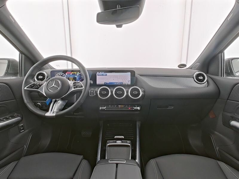 Mercedes-Benz B 180 2025