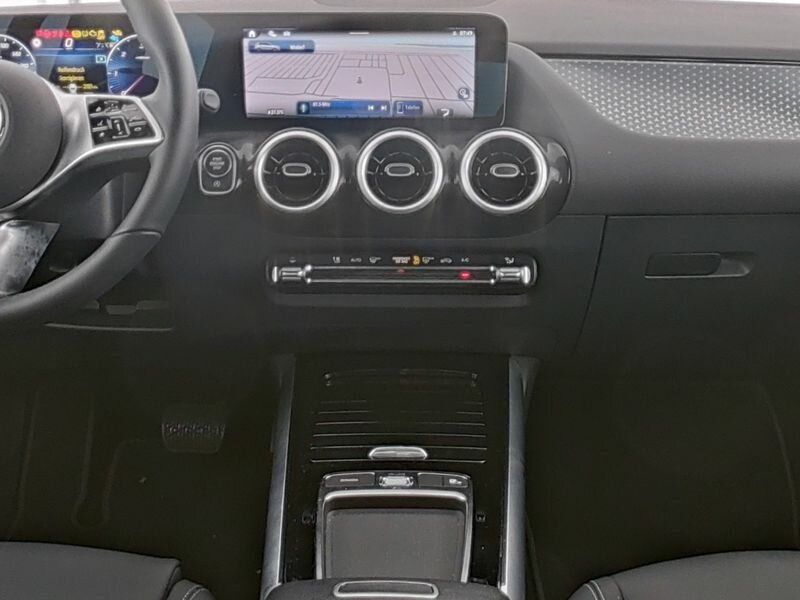 Mercedes-Benz B 180 2025