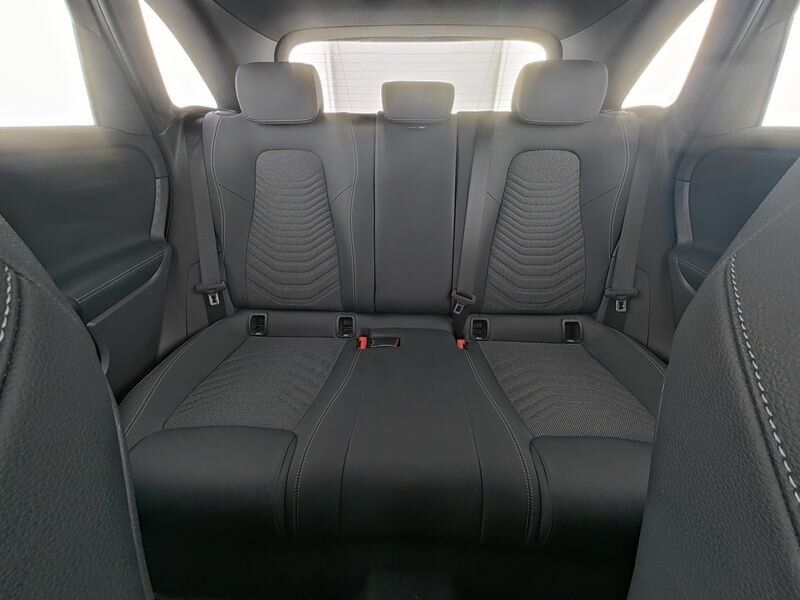 Mercedes-Benz B 180 2025