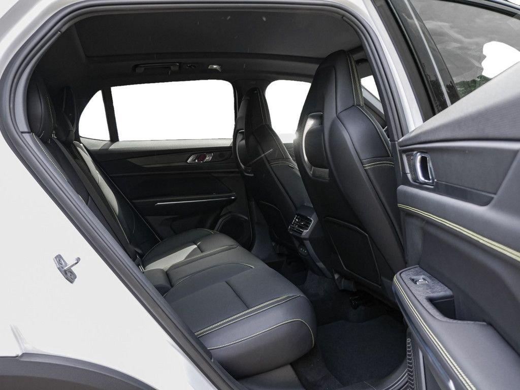 Lynk&amp;Co 01