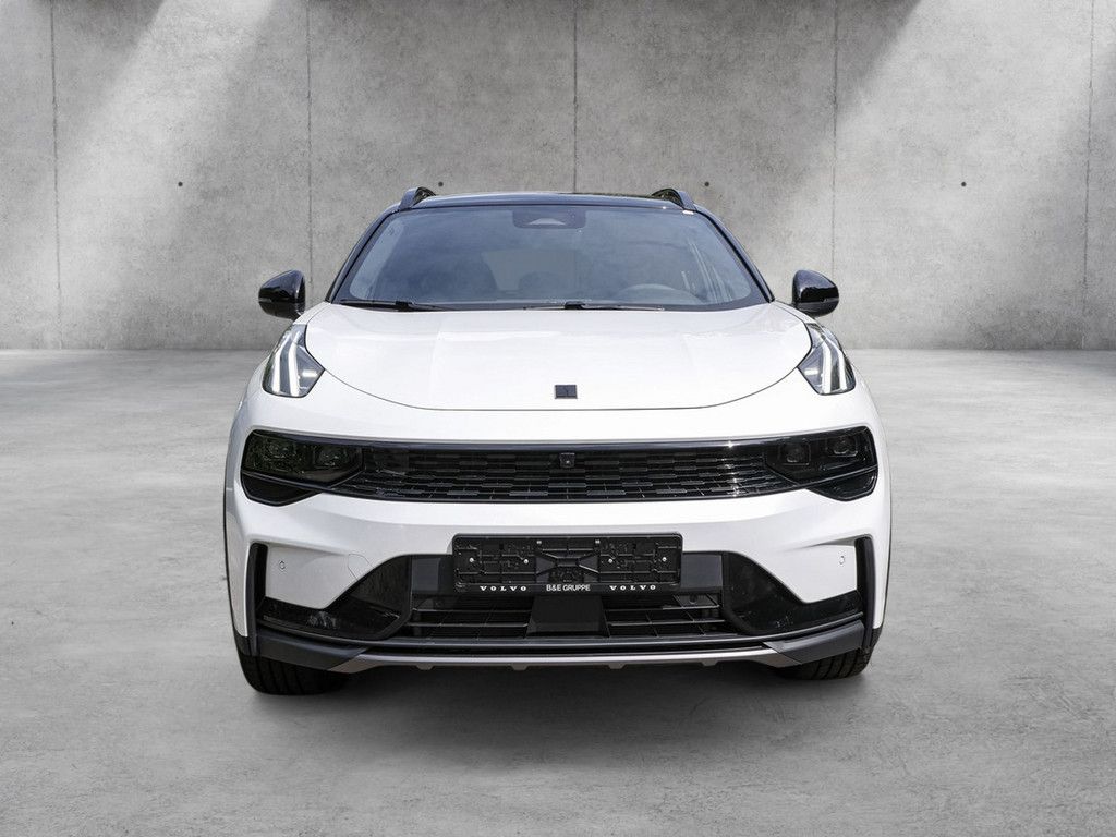 Lynk&amp;Co 01