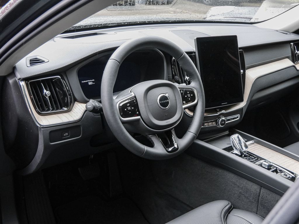 Volvo XC60 2025