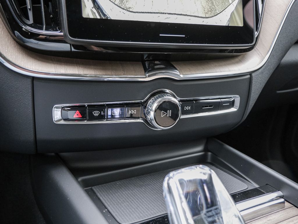 Volvo XC60 2025