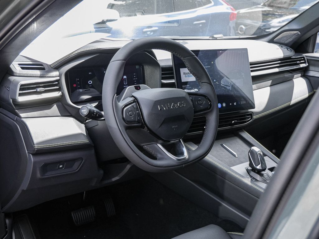 Lynk&amp;Co 01