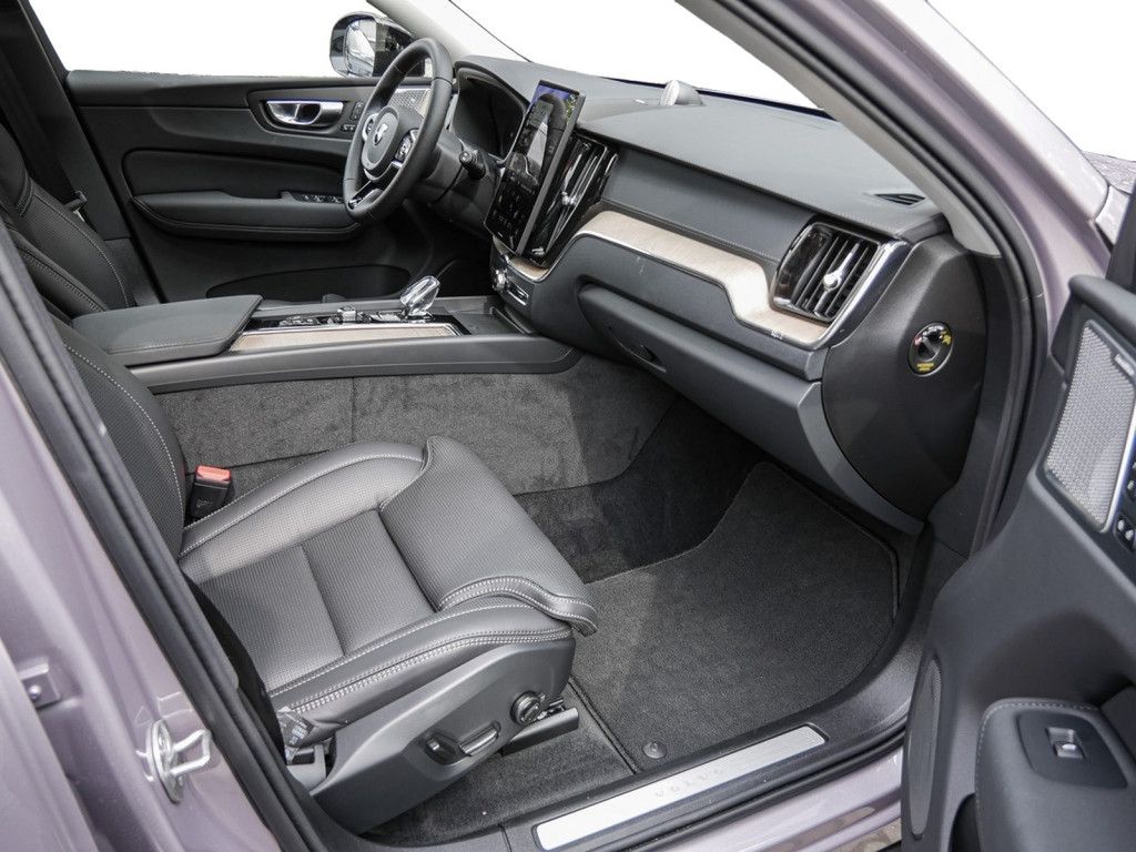 Volvo XC60 2025