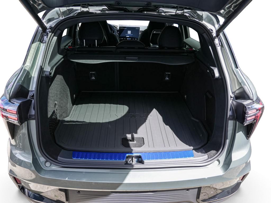 Lynk&amp;Co 01