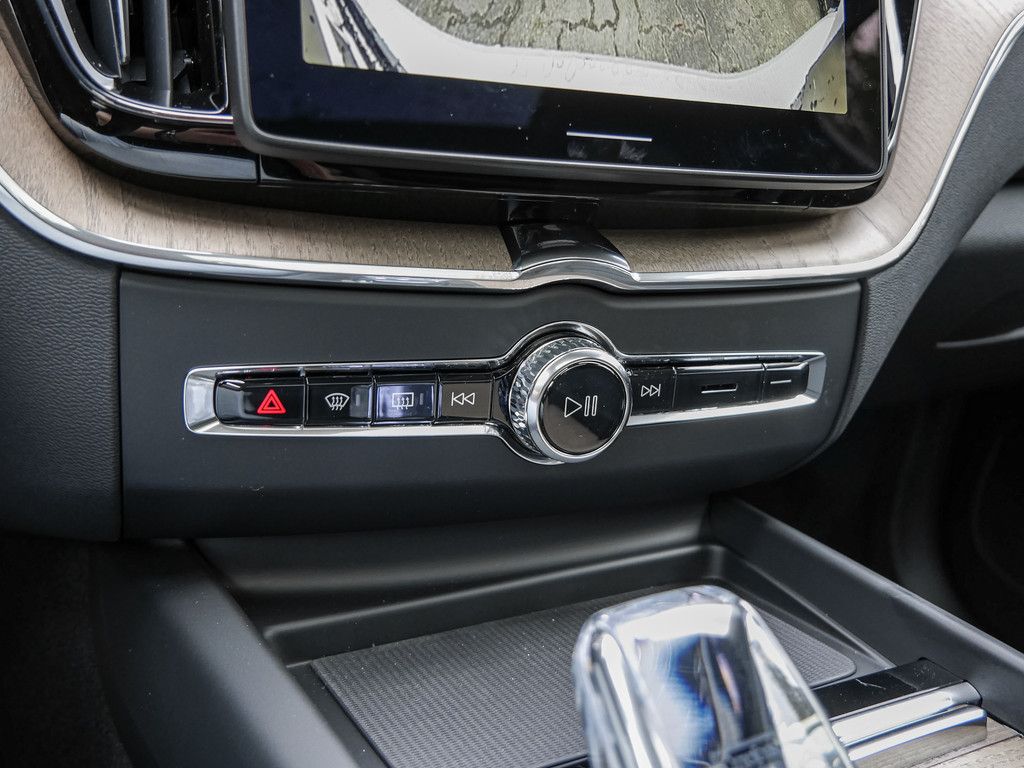 Volvo XC60 2025