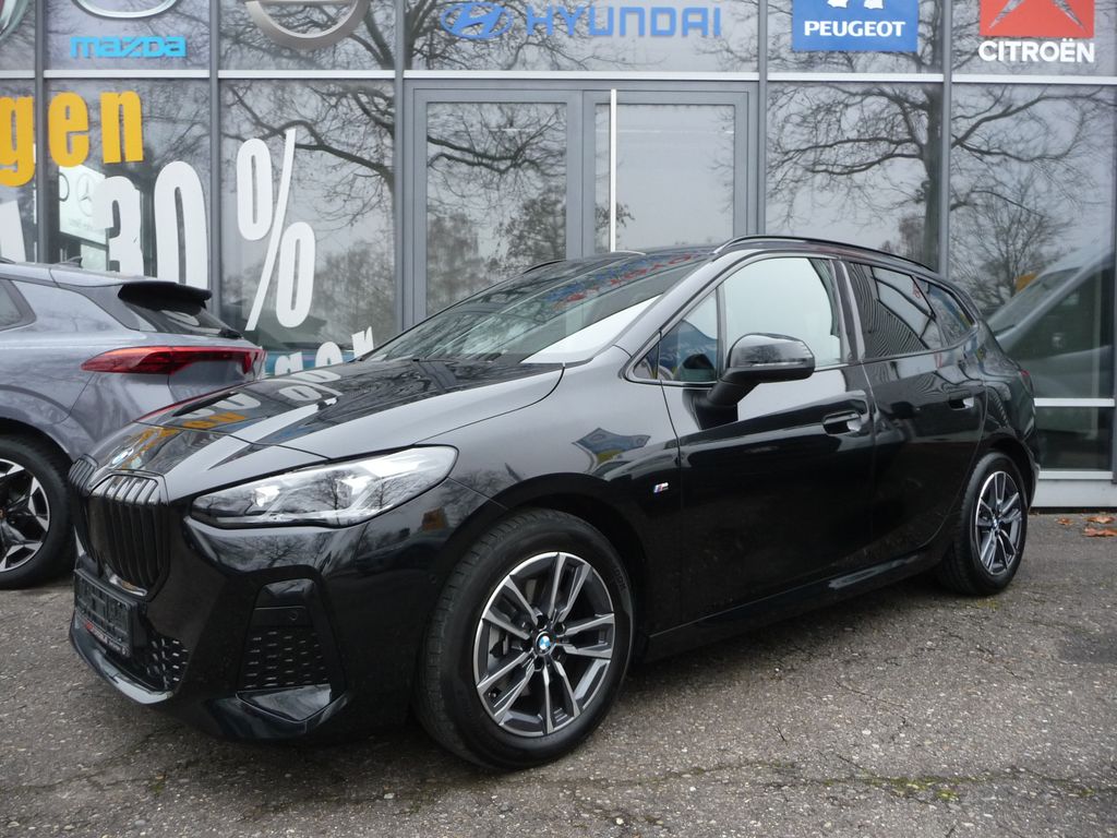 BMW 220 2025