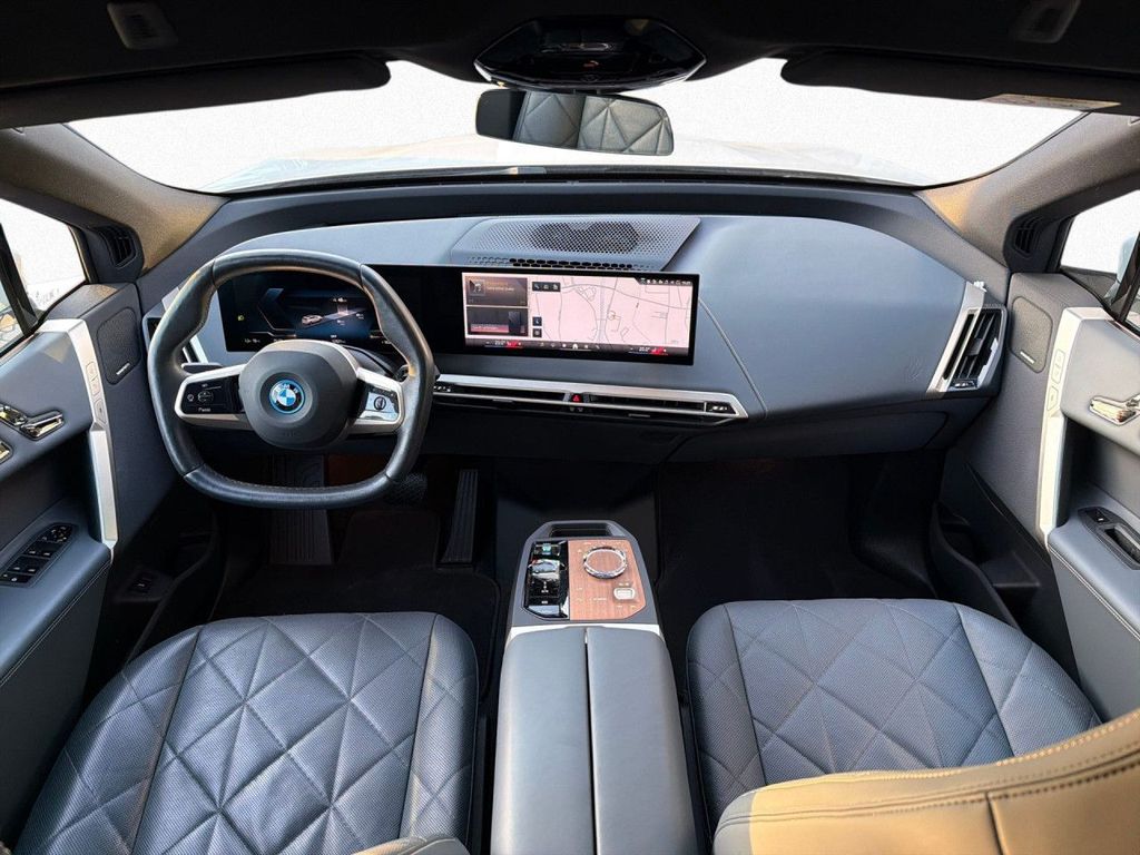 BMW iX 2023