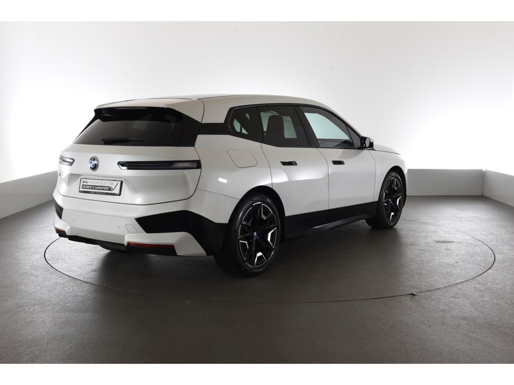 BMW iX 2023