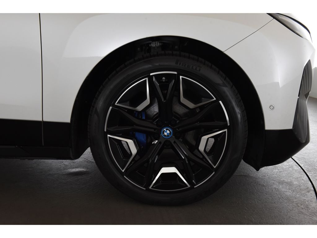 BMW iX 2023