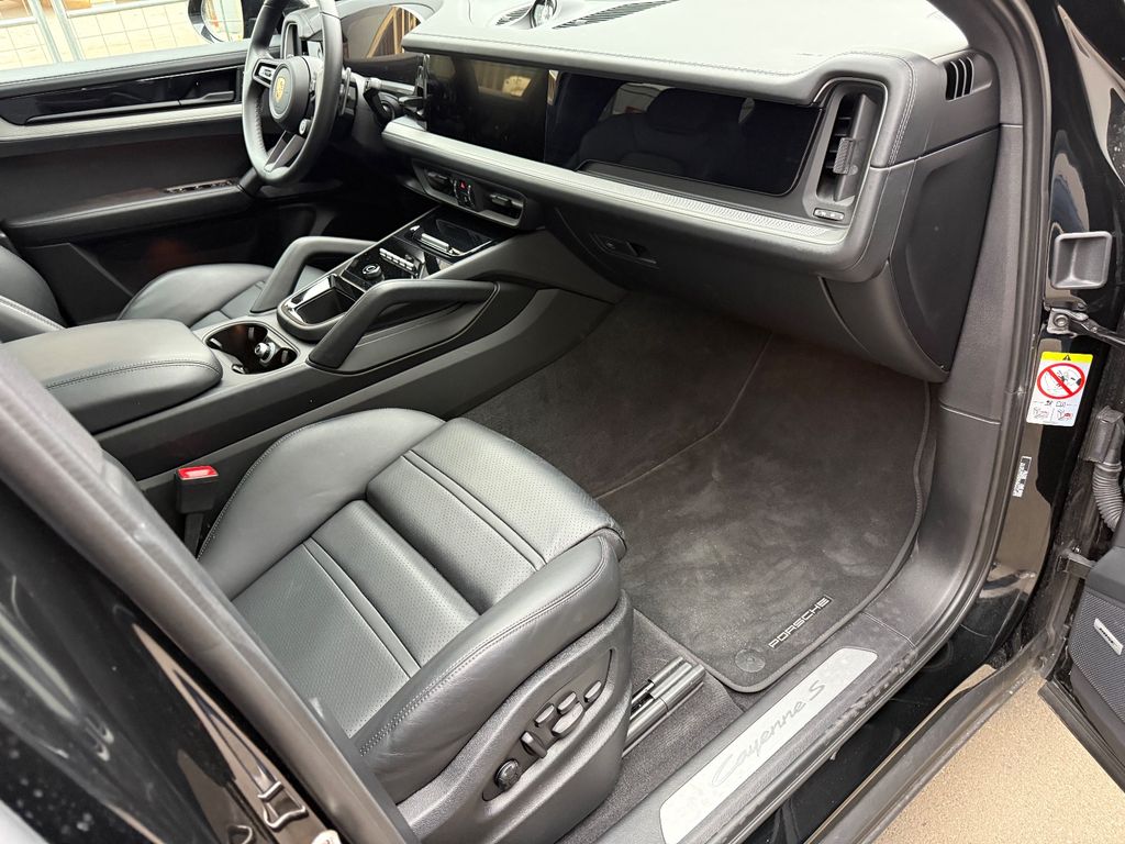 Porsche Cayenne 2025