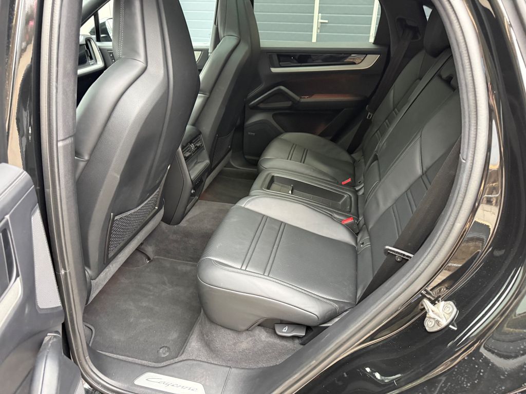 Porsche Cayenne 2025