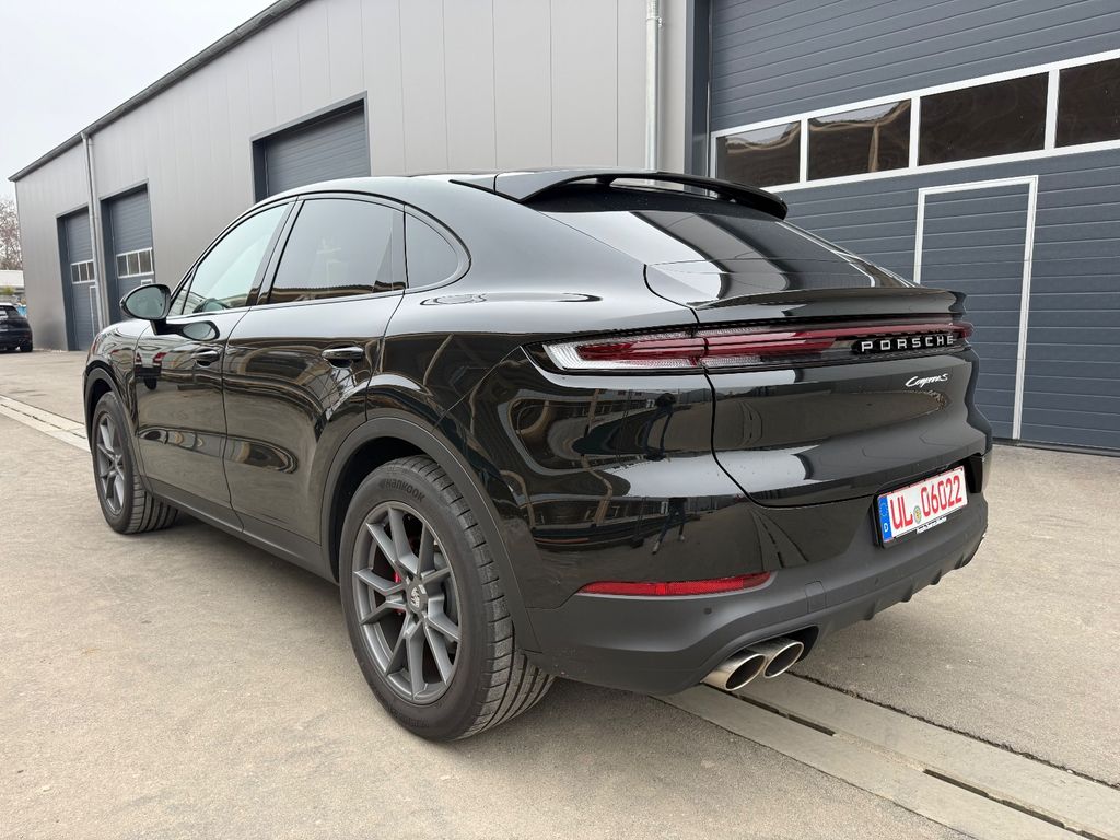 Porsche Cayenne 2025