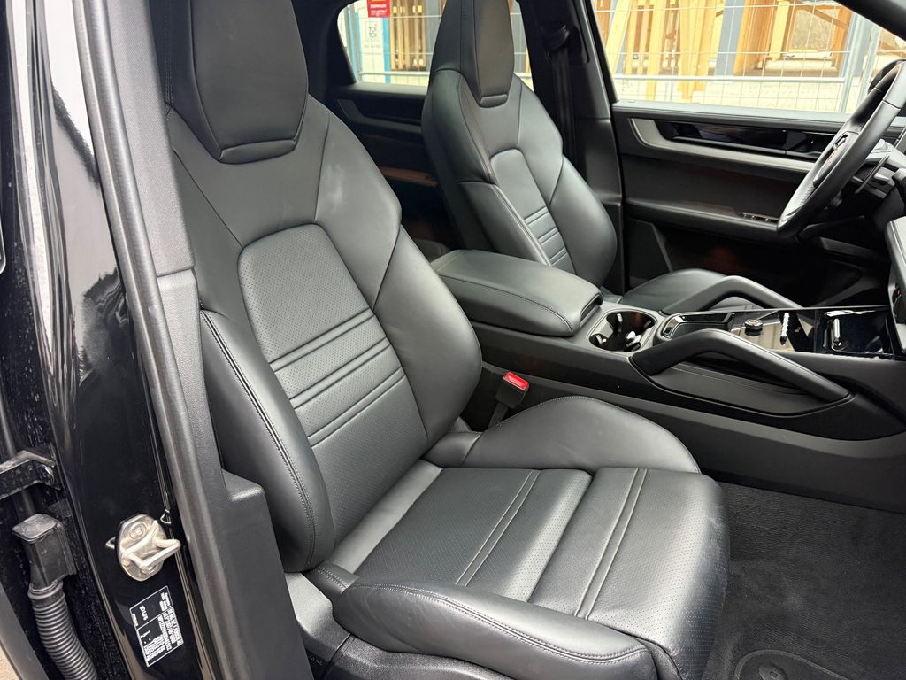 Porsche Cayenne 2025