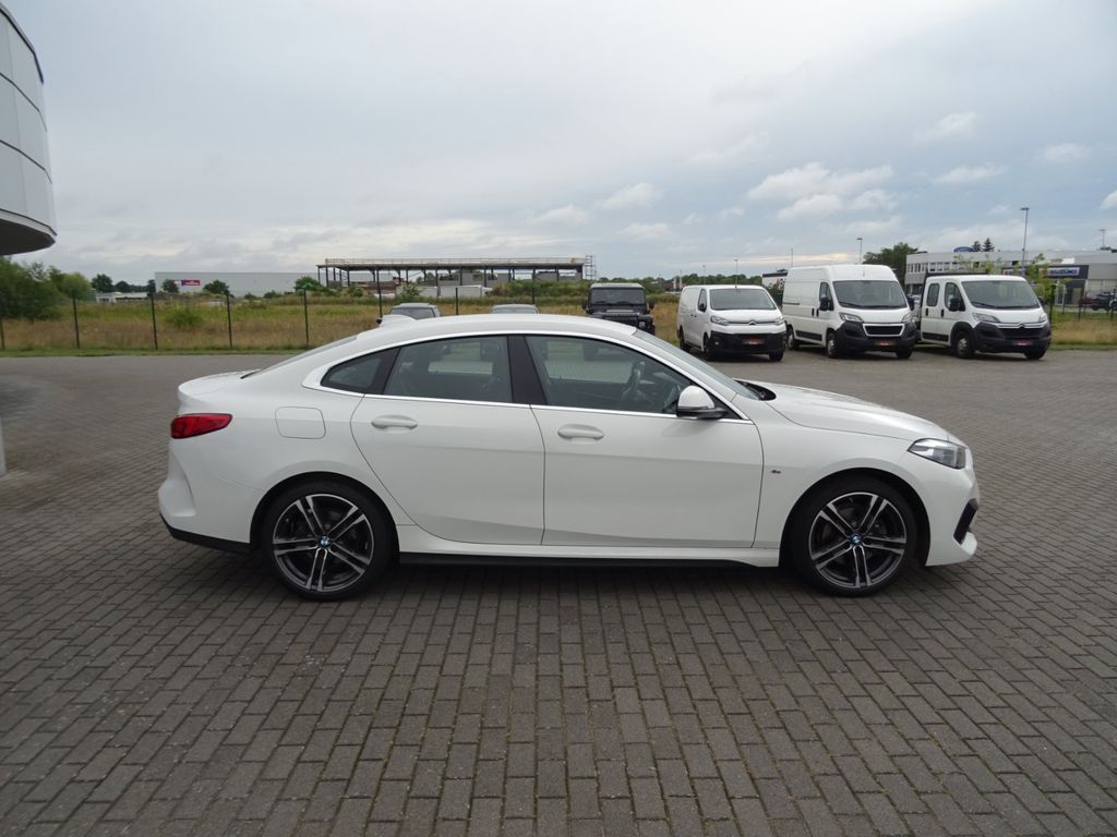 BMW 218 2023