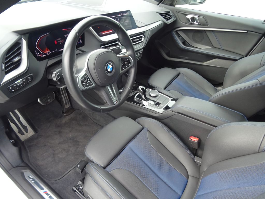 BMW 218 2023