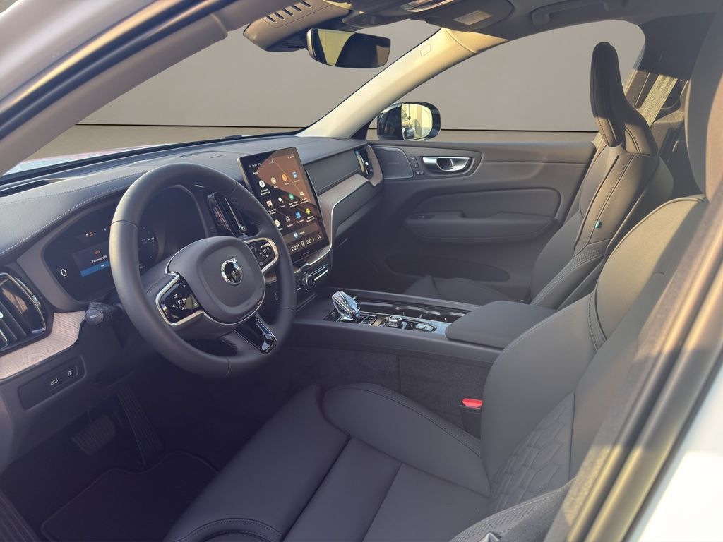 Volvo XC60 2025