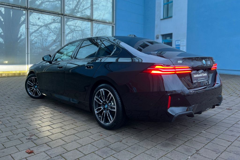 BMW i5 2024