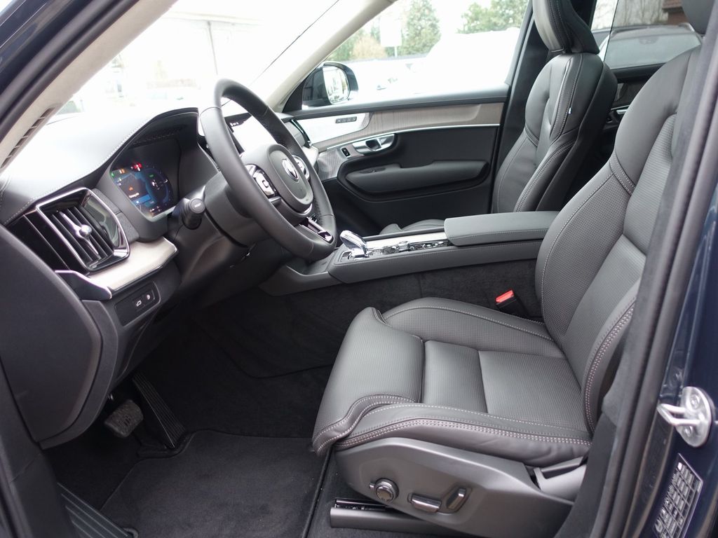 Volvo XC90 2025