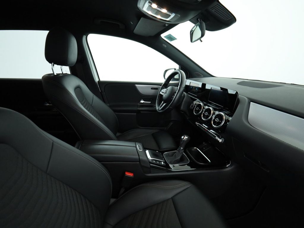 Mercedes-Benz B 180 2022